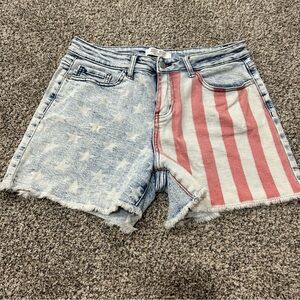 Judy Blue Jean Shorts American Flag Sz XL Frayed Light Wash Denim Stretch